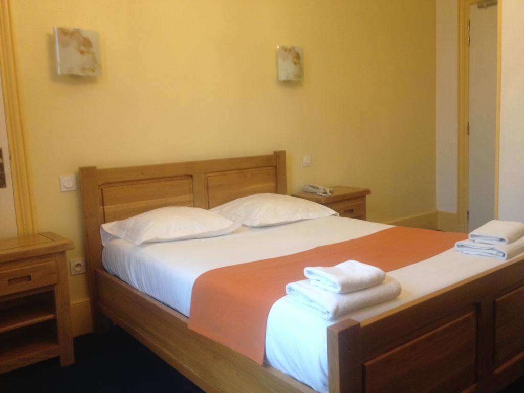 Hotel Couleurs Sud Centre-Ville Gare Charleville-Mezieres Room photo